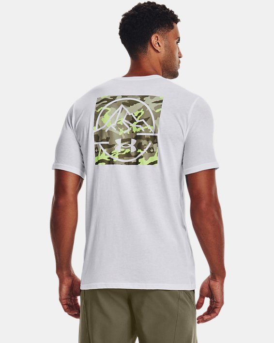 男士UA Outdoor Mountain Camo Lockup短袖T恤, White, pdpMainDesktop image number 0